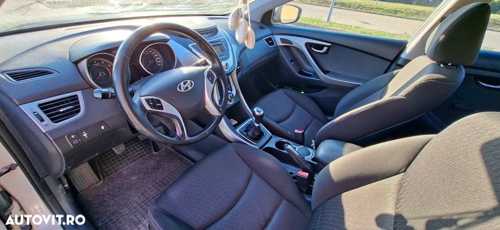 Hyundai Elantra 1.6 MPi - 19