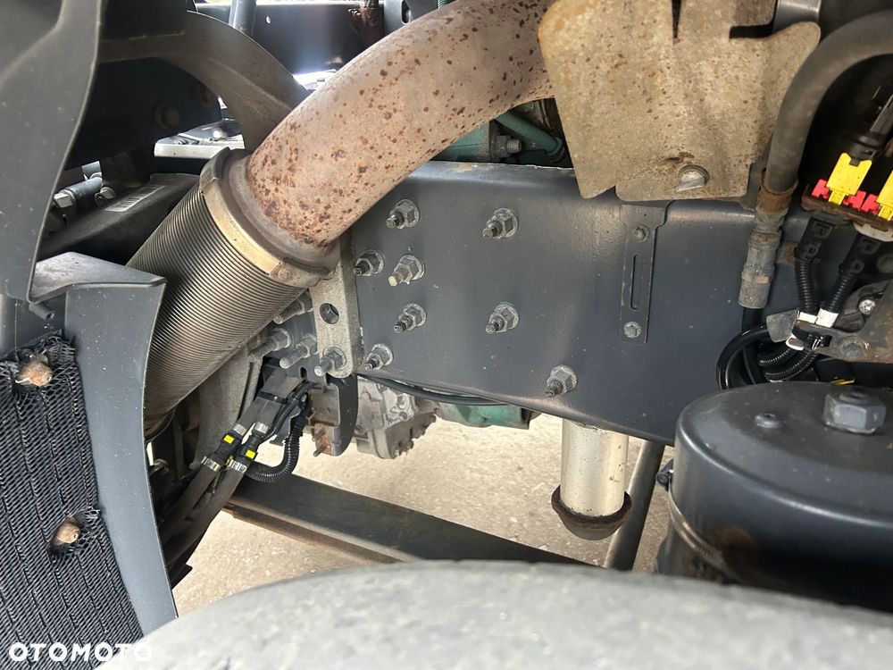 Volvo FH 460 AUTOMAT / HALOGENY ORUROWANIE / FULL SPOJLERY / OBRTOWE SIEDZENIE / KSENONY / LED / POLSKI SALON / PRZEBIEG 995 TYS. KM / EURO 6 / 2014 ROK !! - 21