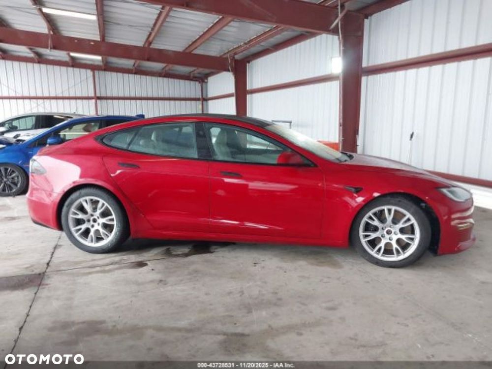 Tesla Model S - 5