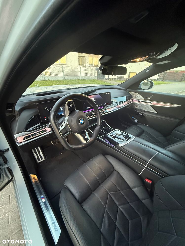 BMW Seria 7 - 15