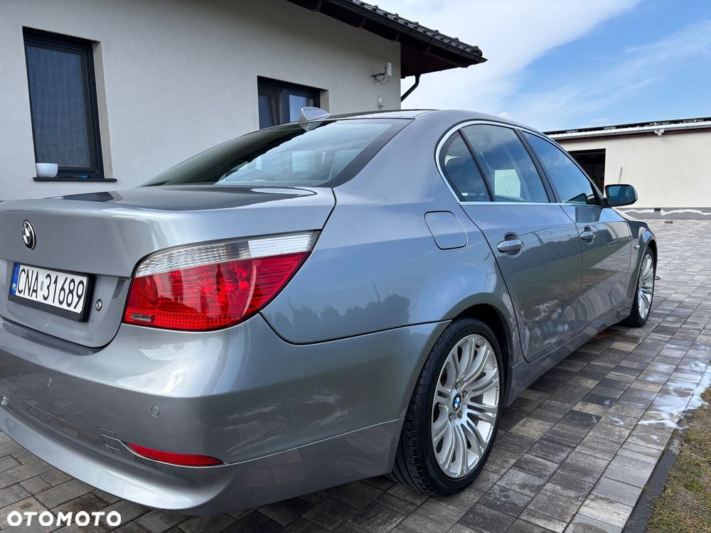 BMW Seria 5 520i - 4