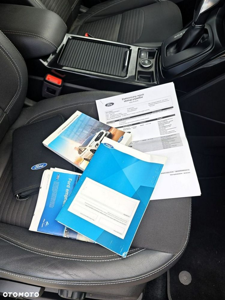 Ford Kuga - 36