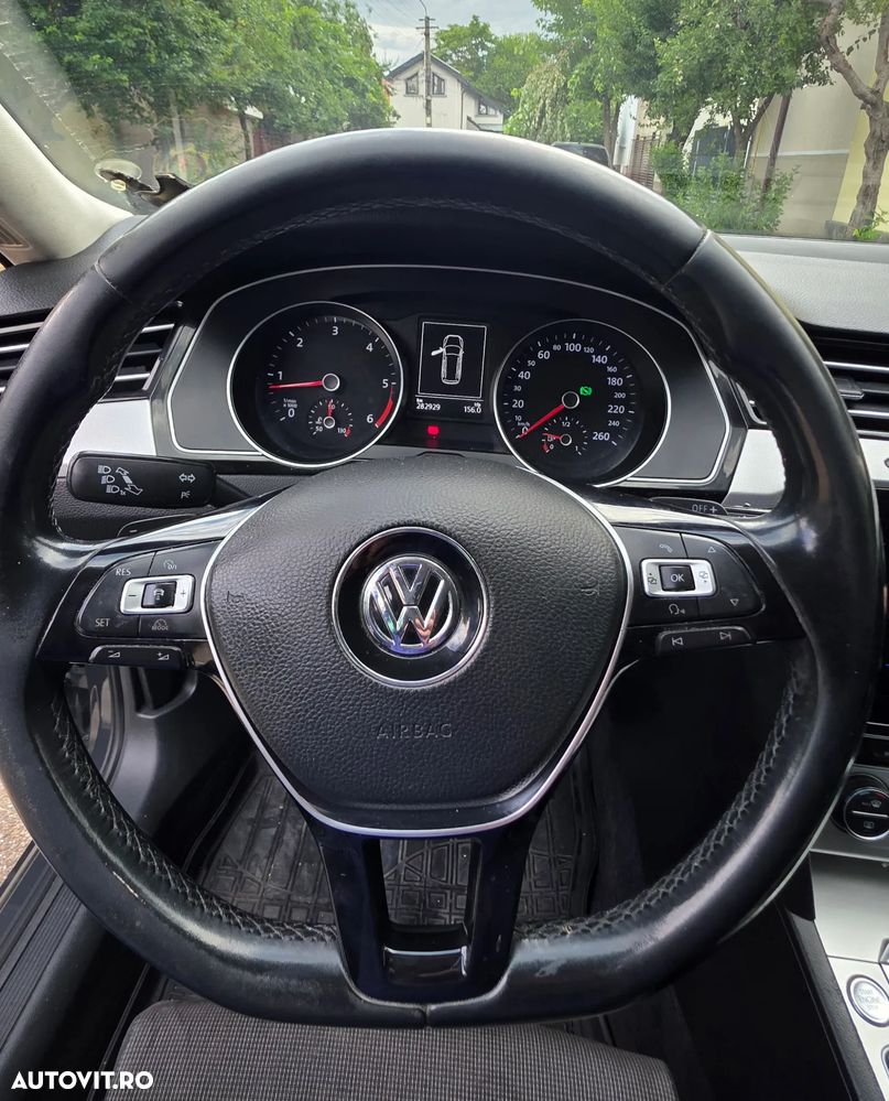 Volkswagen Passat 2.0 TDI DSG Highline - 11