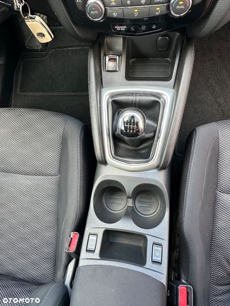 Nissan Qashqai 1.2 DIG-T N-Vision EU6 - 19