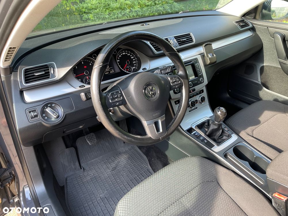 Volkswagen Passat 2.0 TDI BlueMotion Technology Comfortline - 14