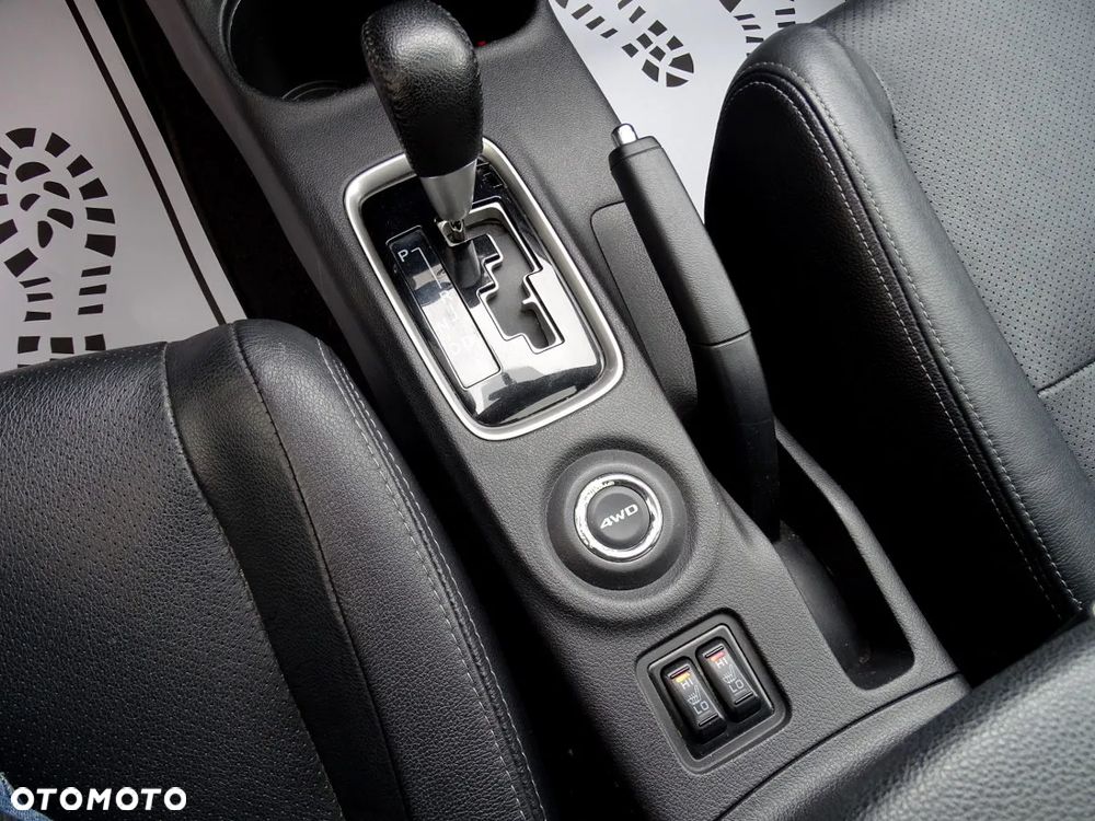 Mitsubishi Outlander 2.4 4WD CVT Instyle - 19