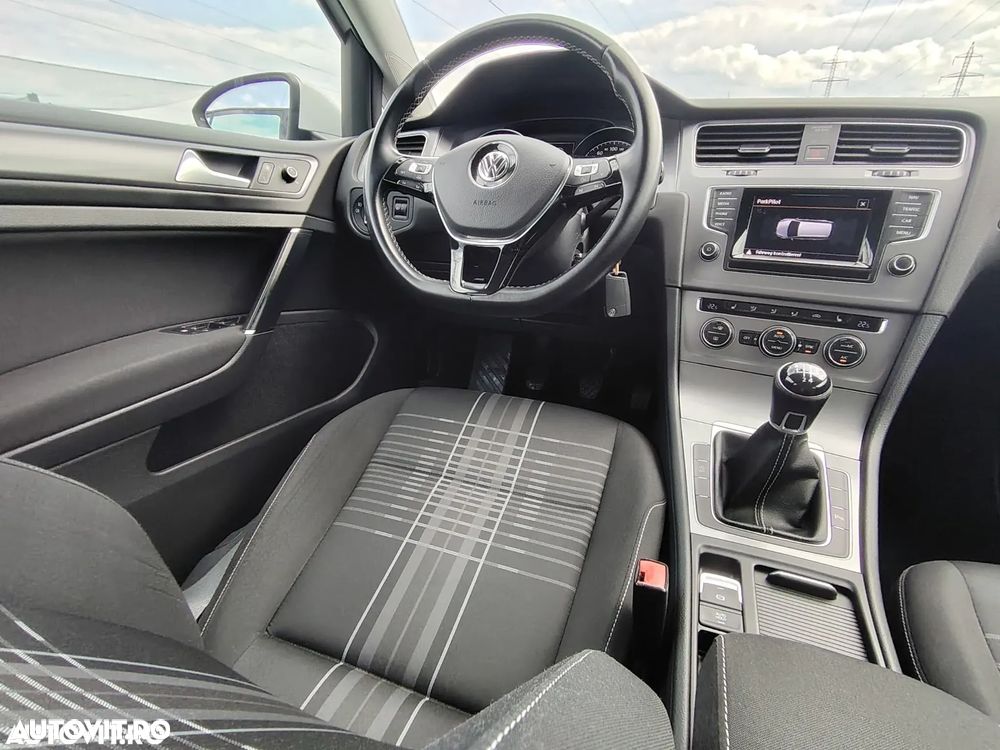 Volkswagen Golf 1.6 TDI BlueMotion Technology Lounge - 10