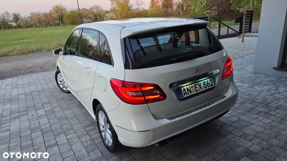 Mercedes-Benz Klasa B 180 (BlueEFFICIENCY) - 28