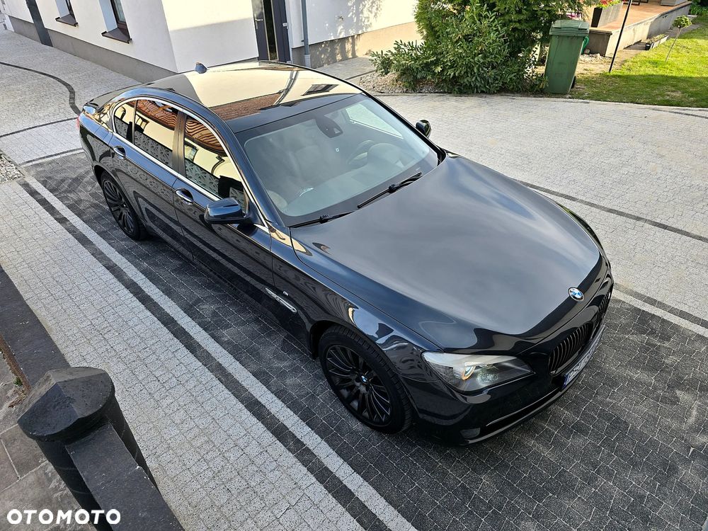 BMW Seria 7 740d xDrive - 32