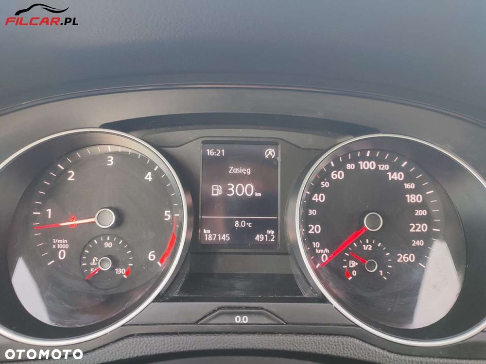 Volkswagen Passat - 17