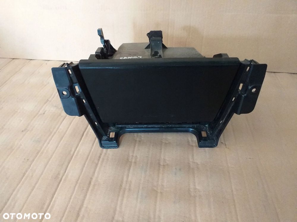 TOYOTA CAMRY VII schowek tunel gniazdo usb 11-17 - 1