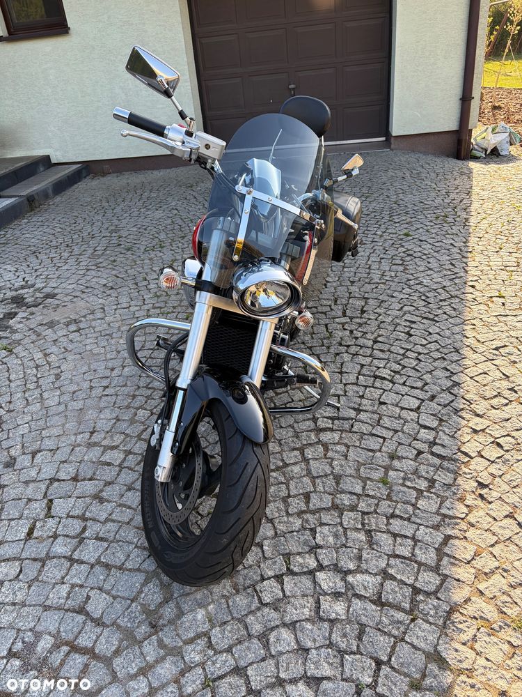 Suzuki Intruder - 7