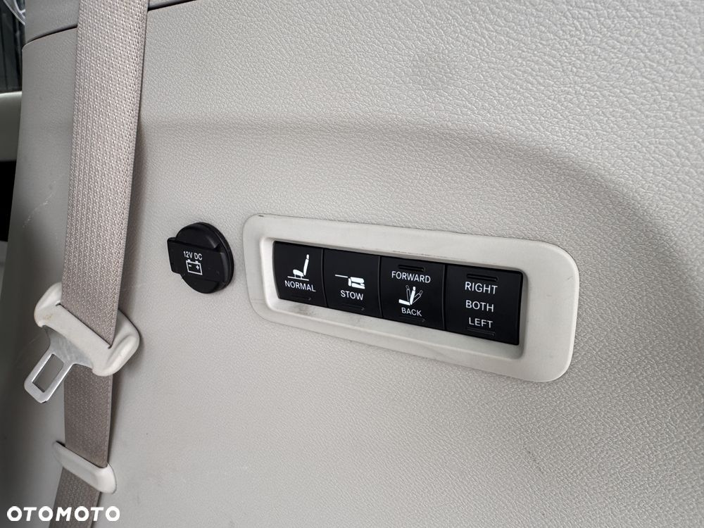 Chrysler Pacifica - 31