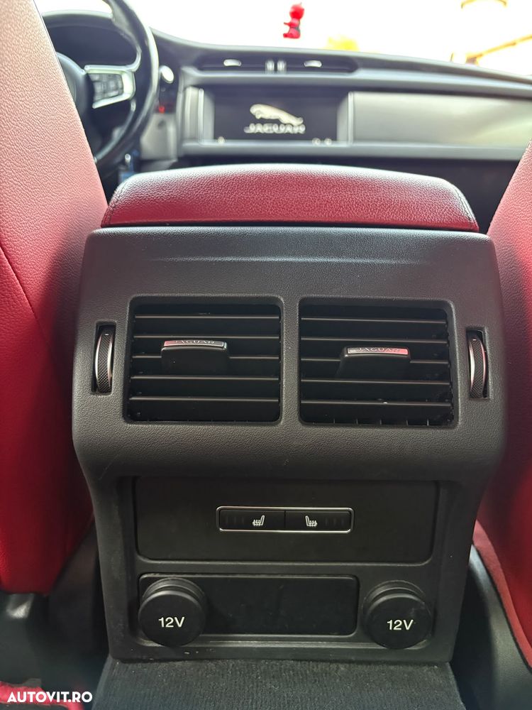Jaguar XF S AWD - 24