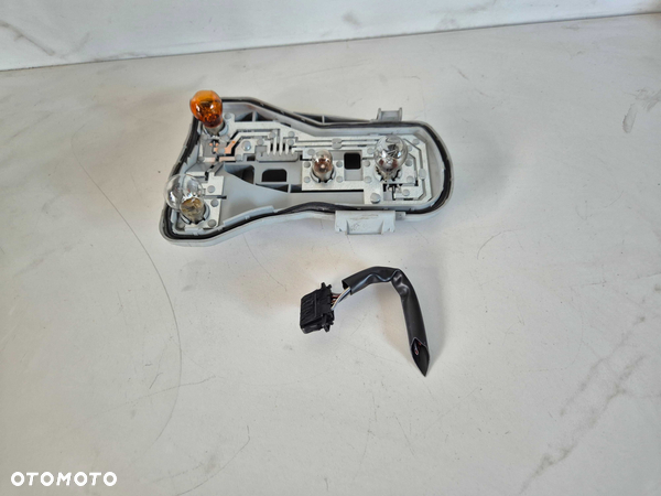 vw polo 9n IV lift wkład tylnej lewej lampy lewy tył kostka oprawa