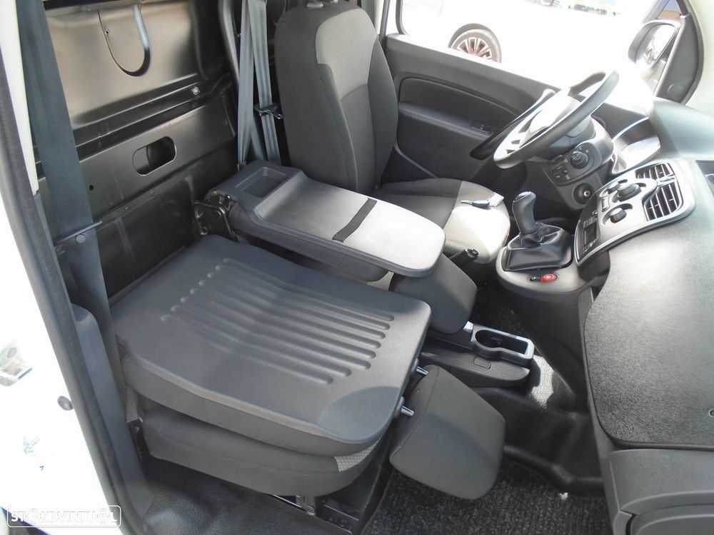 Renault Kangoo 1.5 DCI 3-LUGARES-95 CV-6V- NACIONAL-IVA DEDUTIVEL - 18