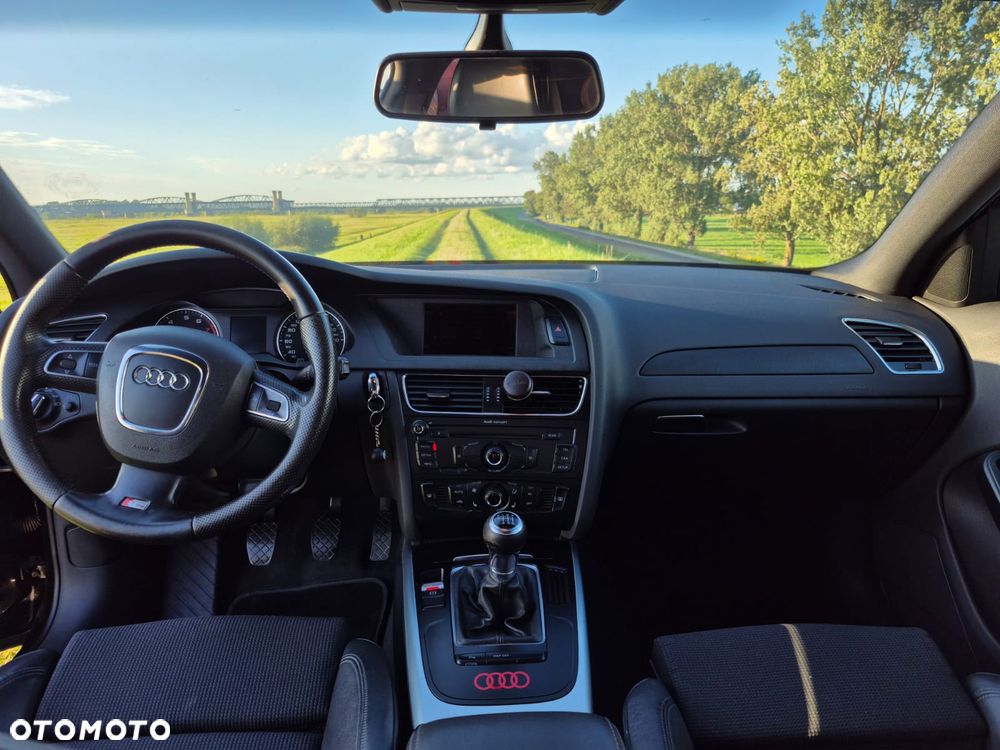 Audi A4 Limousine - 13