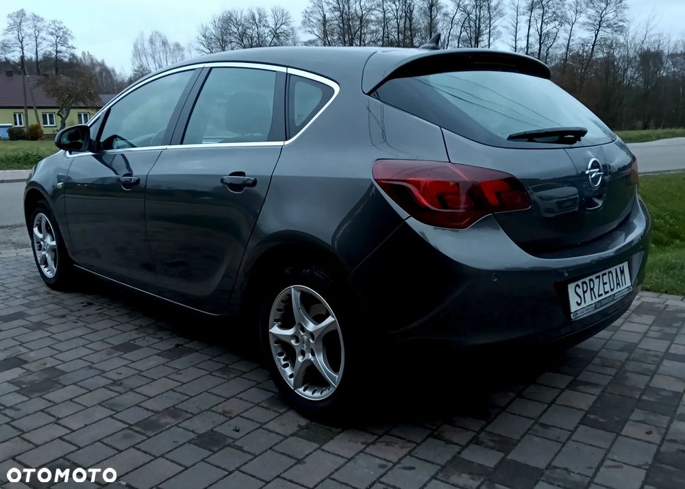 Opel Astra 1.6 NAVI - 4
