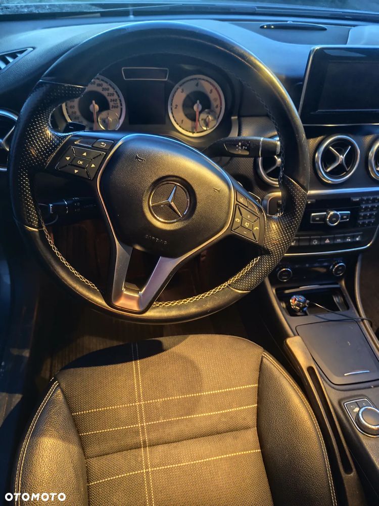Mercedes-Benz Klasa A 200 CDI 7G-DCT AMG Line - 23