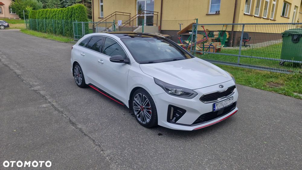 Kia ProCeed - 11