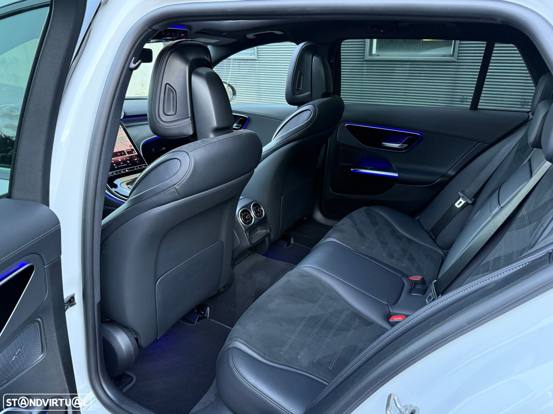 Mercedes-Benz C 300 e AMG Line - 34