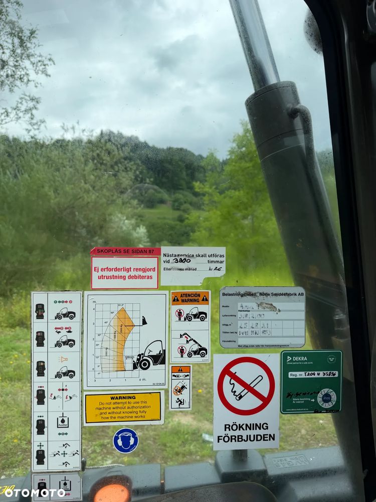 Ausa T204 H. JAPOŃSKA Ładowarka Teleskopowa 4,2 metra Wysuw. Udźwig 2,2 tony. Rozsuwanie wideł HYDRAULICZNE.  Maszyna Jak Nowa z Salonu. Pochodzi z Gospodarstwa Norweskiego! 2017rok. przebieg tylko 3800mtg. Silnik Kubota 4cylindry!  ZERO ZUŻYCIA ORYGINAŁ.  Ani Deka luzów i wycieków. Aktualna DEKRA BMWT. Bardzo mały i zgrabny sprzęt o potężnej wydajnośći. Opony Nowe! Szybka wolna jazda. 3 tryby skrętu! Pełne sterowanie z dżojstika! Wersja Norweska! Kilka dodatkowych wyjść Hydraulicznych! Jazda Hydrostatic Wielka Okazja - 9