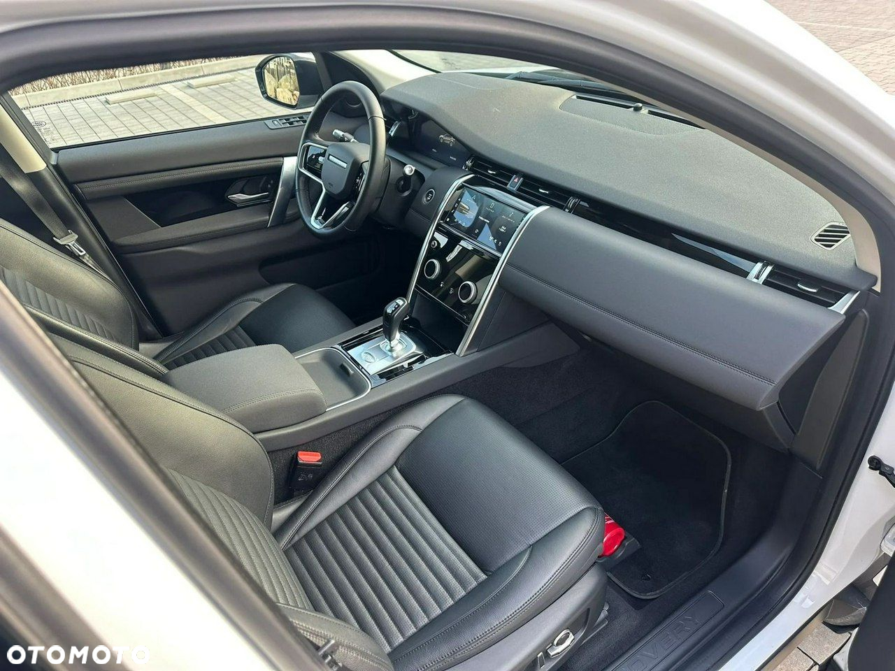 Land Rover Discovery Sport 2.0 P200 mHEV S - 15