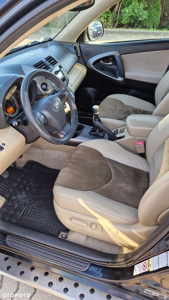 Toyota RAV4 2.2 D-4D Premium - 6
