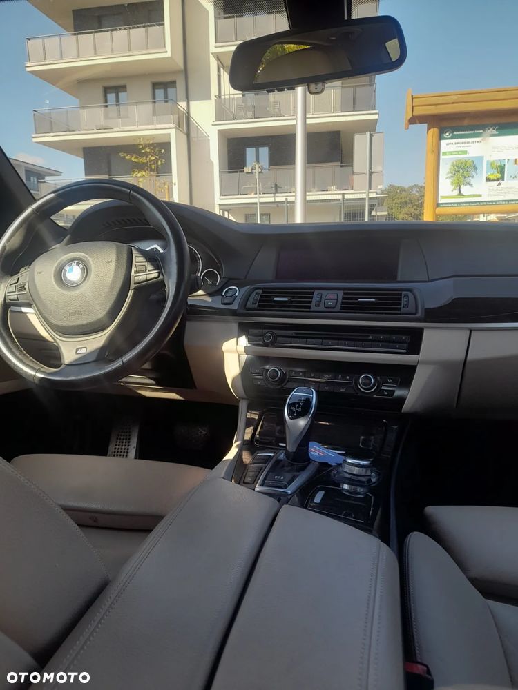 BMW Seria 5 535i xDrive - 16