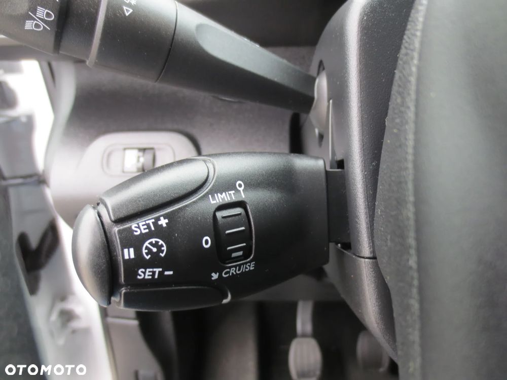 Peugeot PARTNER LONG ORYGINAŁ LAKIER i NISKI PRZEBIEG SALON PL. - 19