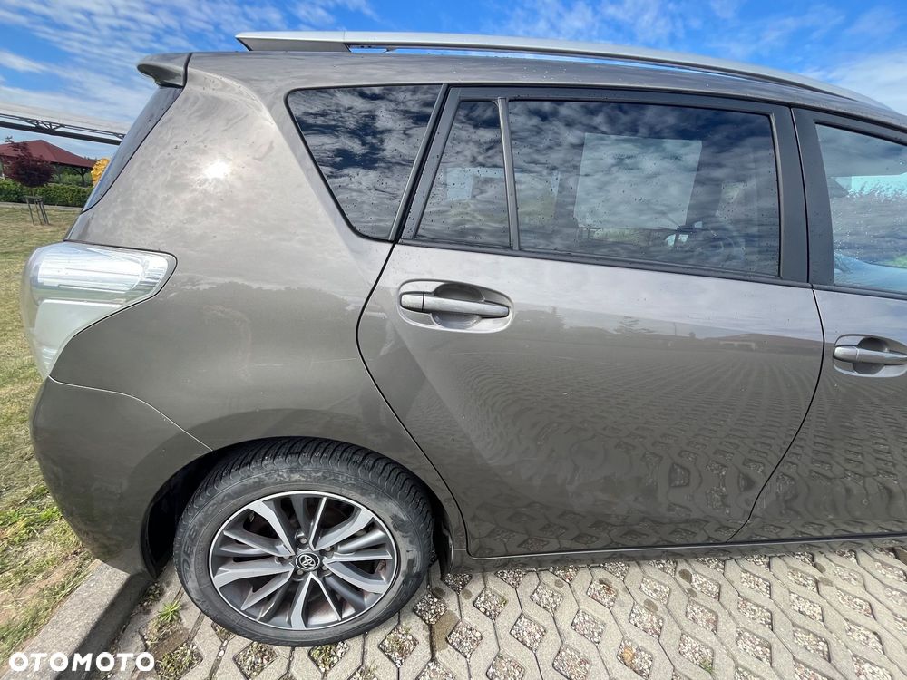 Toyota Verso 1.8 Premium 7os EU6 - 1