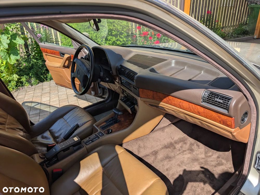 BMW Seria 7 750iL - 24