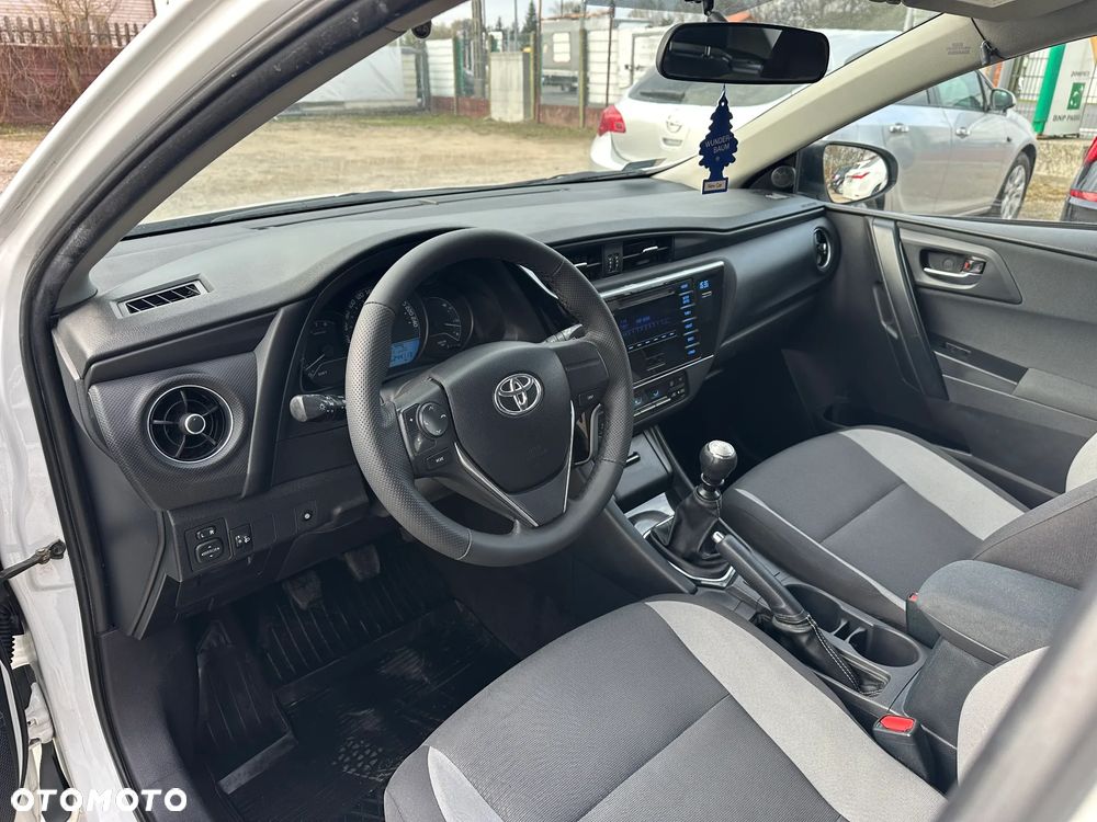 Toyota Auris - 14
