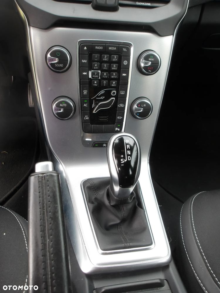 Volvo V40 D2 Geartronic Momentum - 9