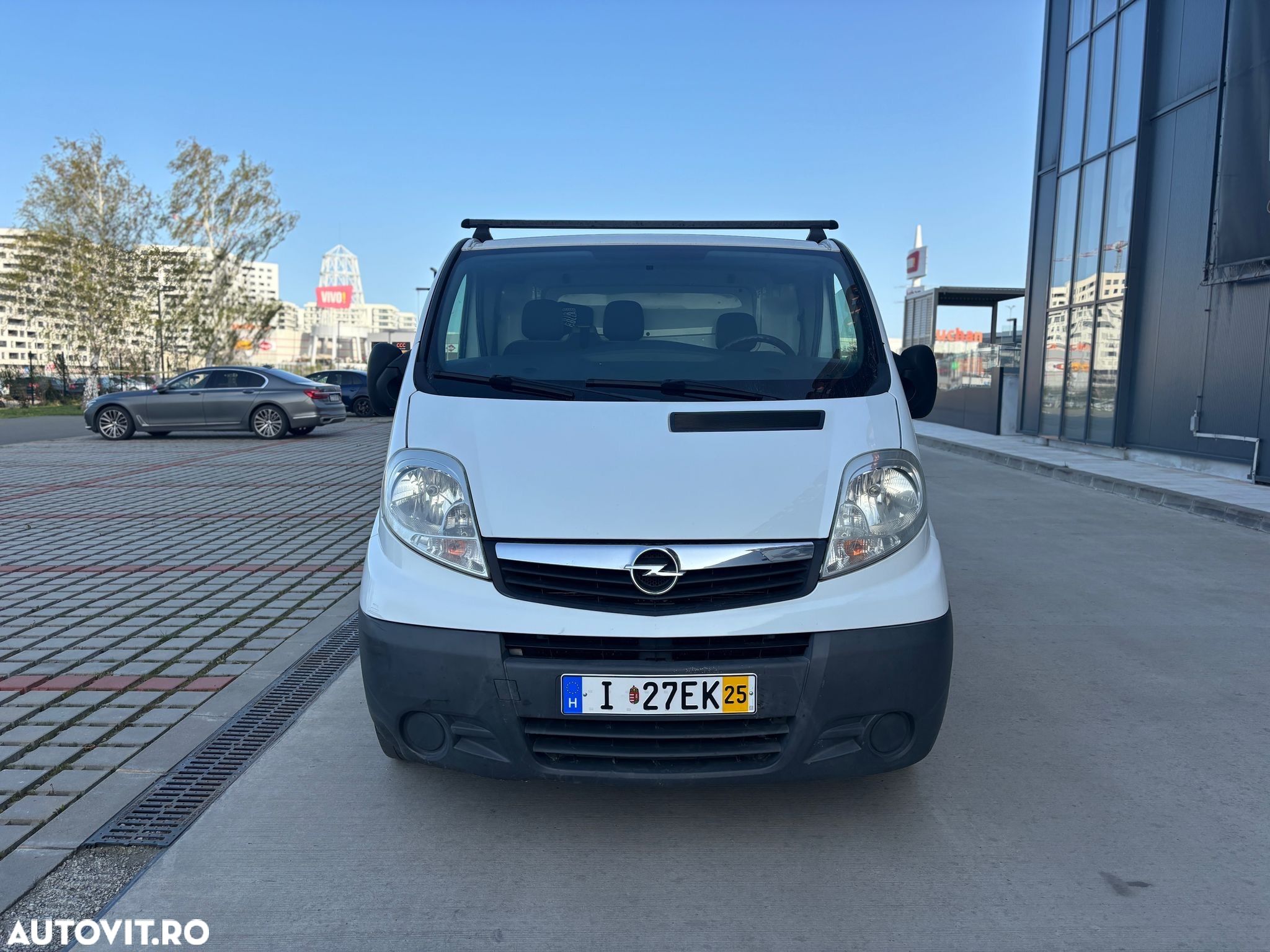 Opel Vivaro - 1