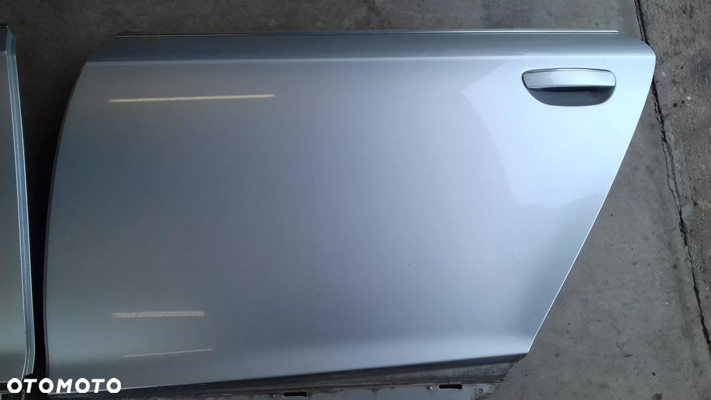 drzwi lewe tył tylne bez malowania A6 C6 LY7W