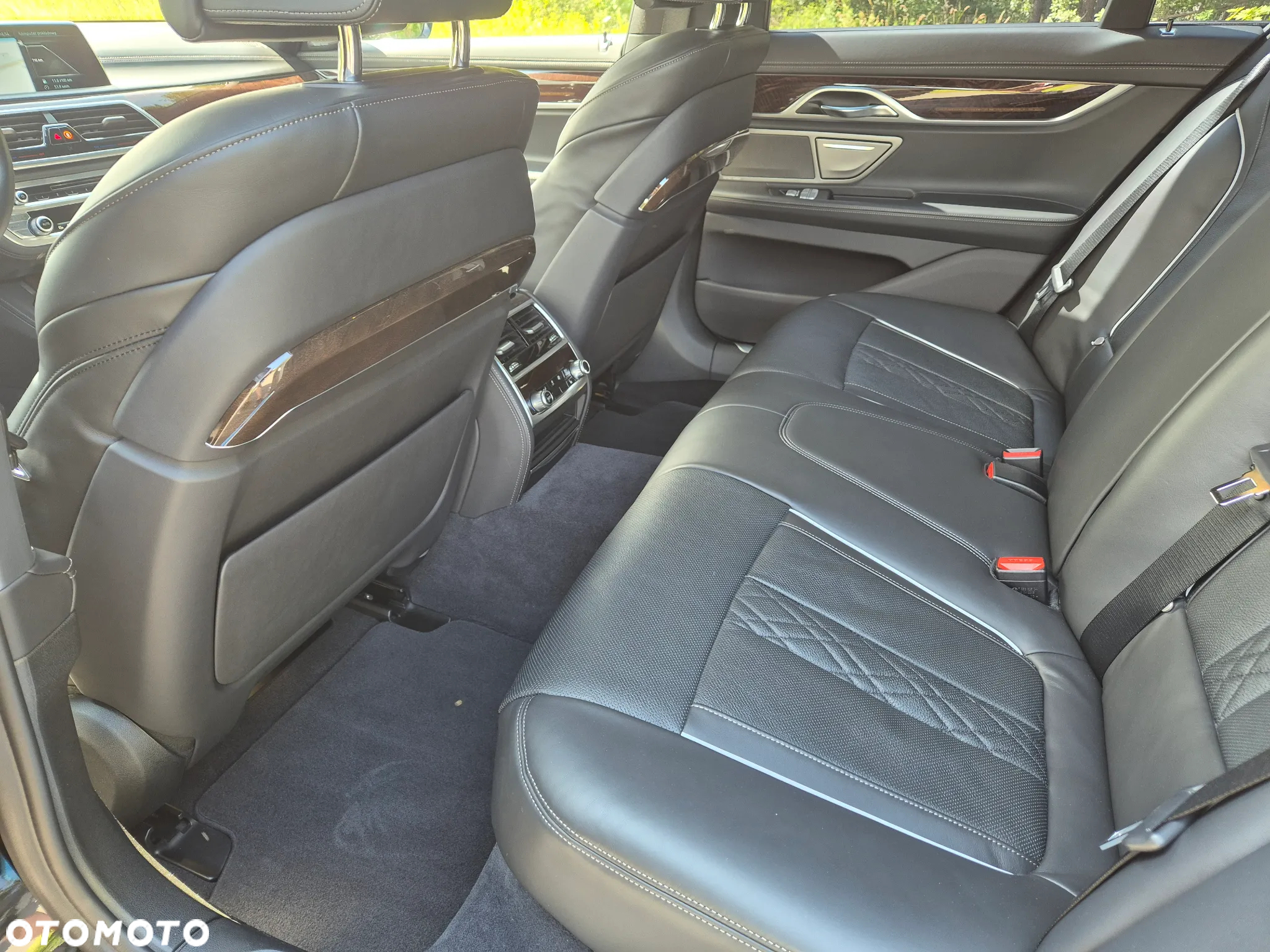 BMW Seria 7 750i - 20