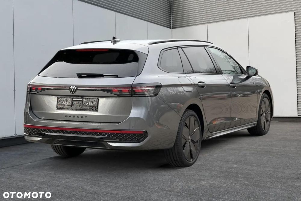 Volkswagen Passat - 4