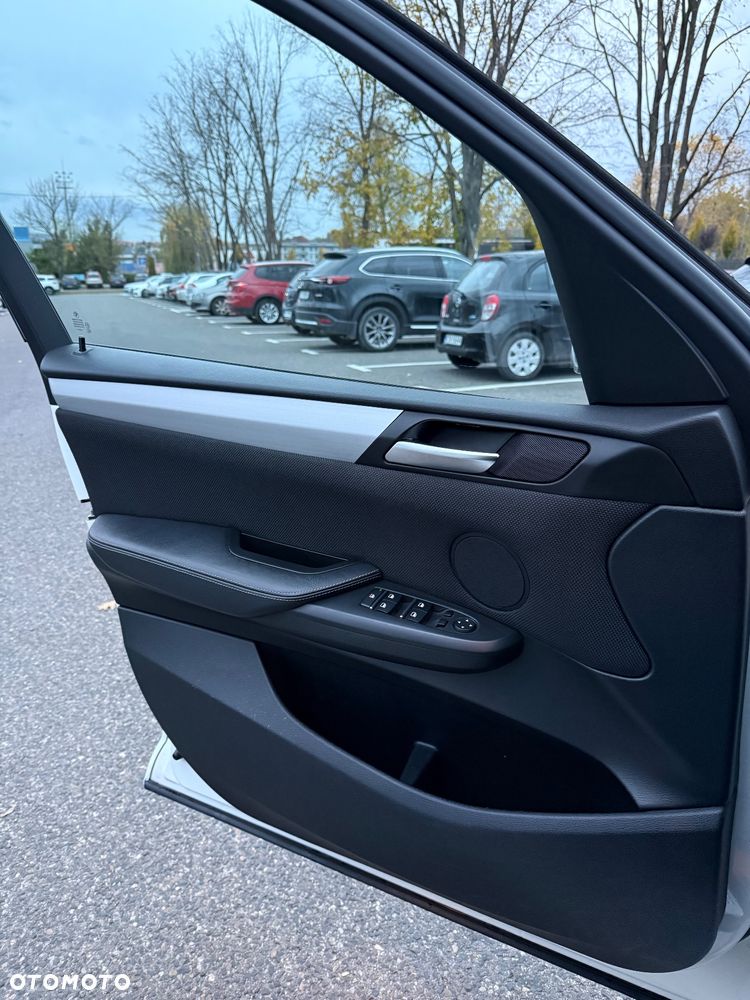 BMW X3 xDrive28i - 16