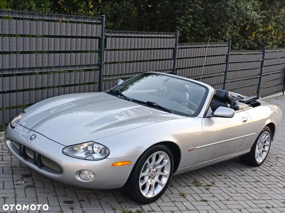 Jaguar XK8 - 1