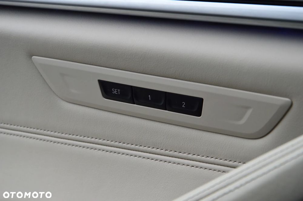 BMW Seria 5 520d xDrive Sport - 24