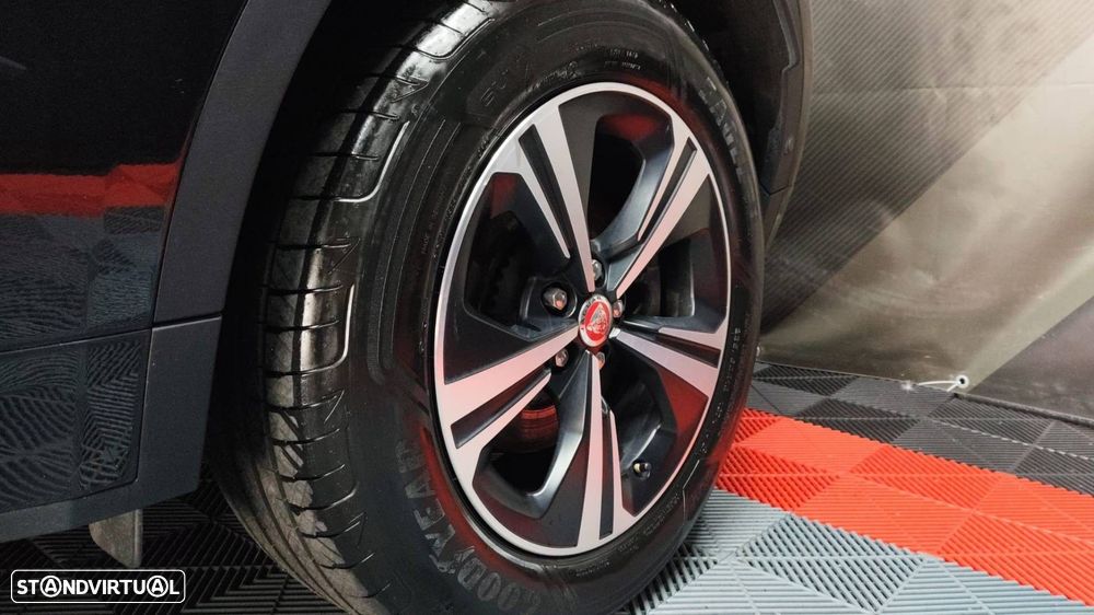 Jaguar E-Pace 1.5 P300e R-Dynamic S AWD Aut. - 18