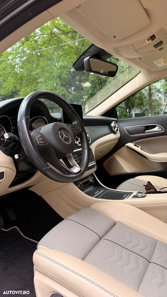 Mercedes-Benz GLA 220 4MATIC - 12