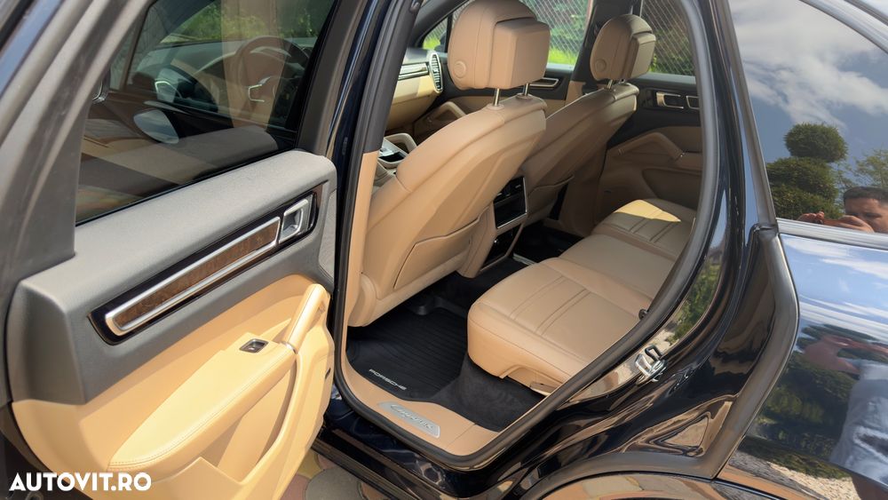 Porsche Cayenne Standard - 6