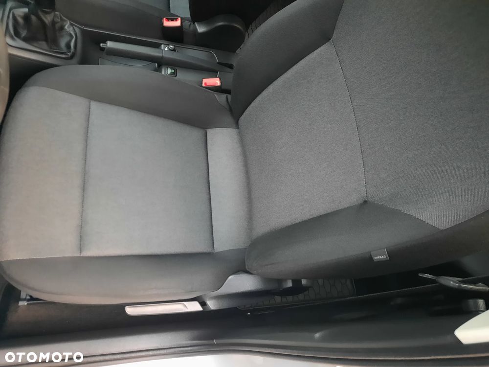 Skoda RAPID 1.0 TSI Ambition - 18