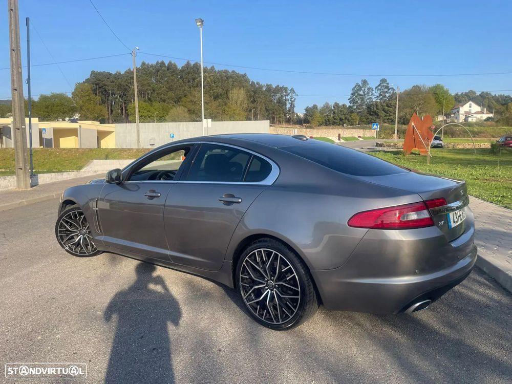 Jaguar XF - 7