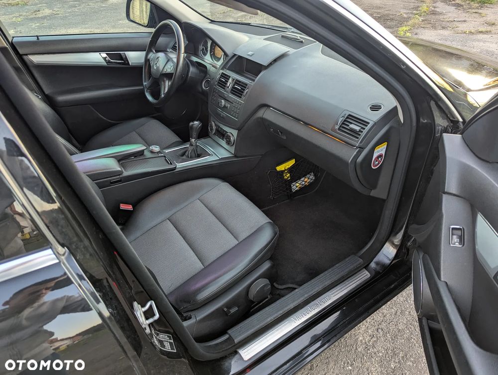 Mercedes-Benz Klasa C 220 CDI Avantgarde - 13