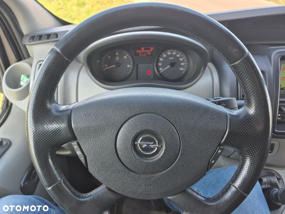 Opel Vivaro - 11