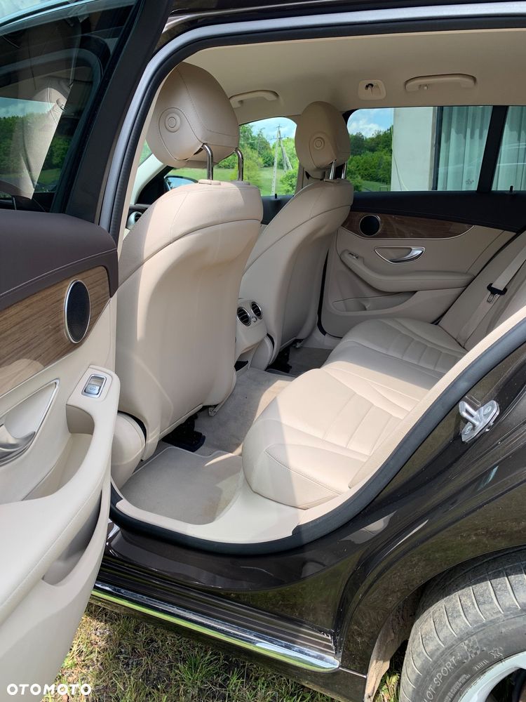 Mercedes-Benz Klasa C 250 7G-TRONIC - 23