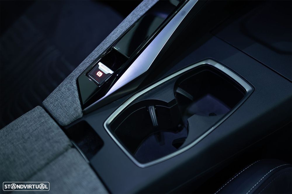 Peugeot 5008 1.6 Plug-in Hybrid GT e-DCS7 - 29